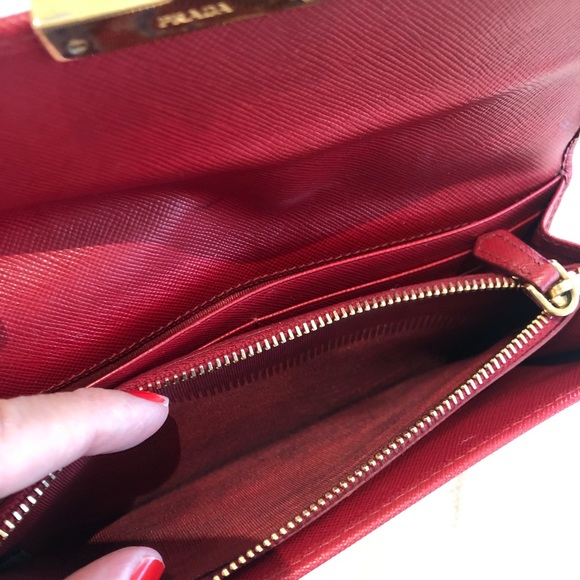 Authentic - Prada Wallet - Picture 6 of 12